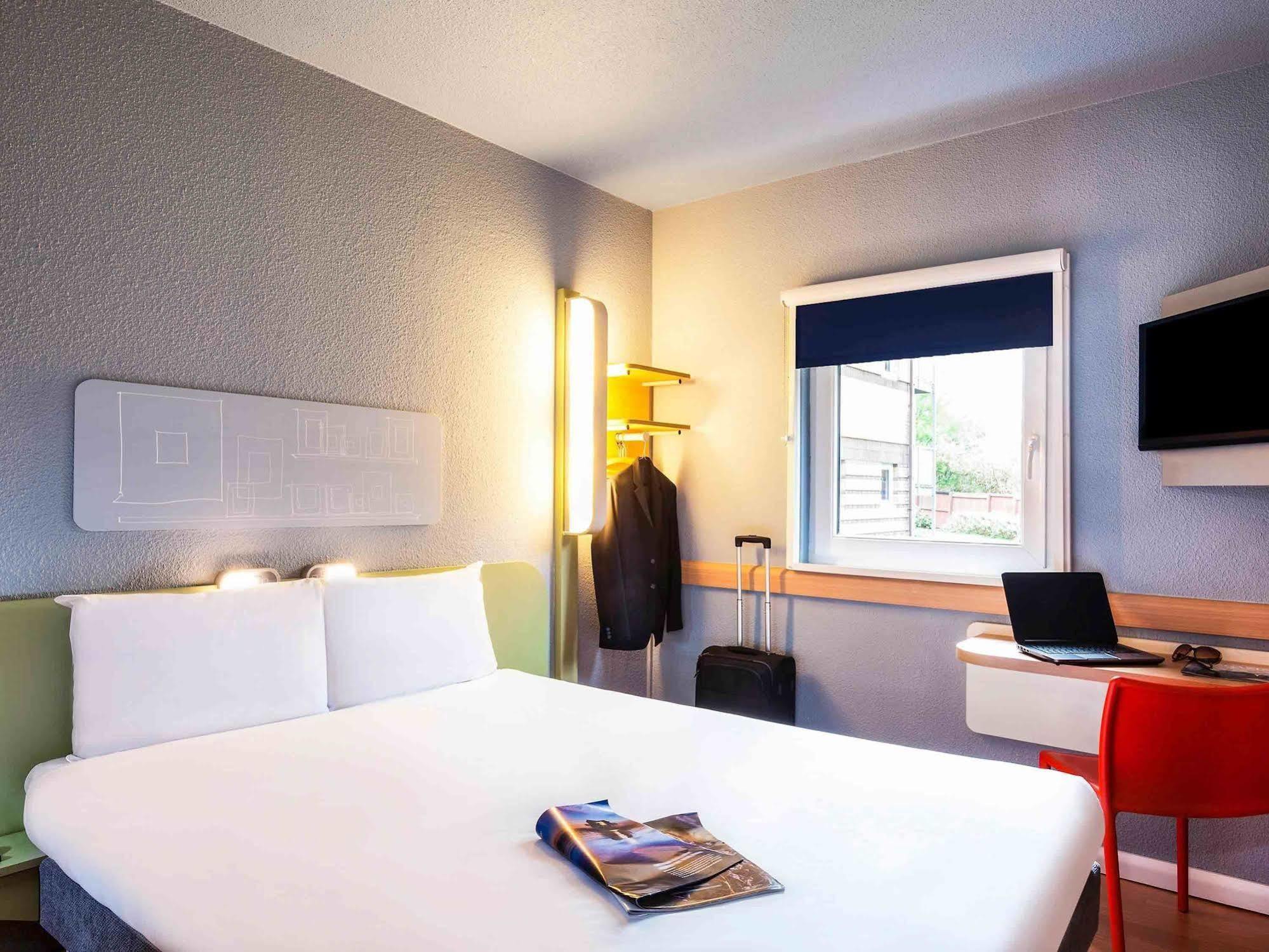 Ibis Budget Cergy St Christophe Ngoại thất bức ảnh